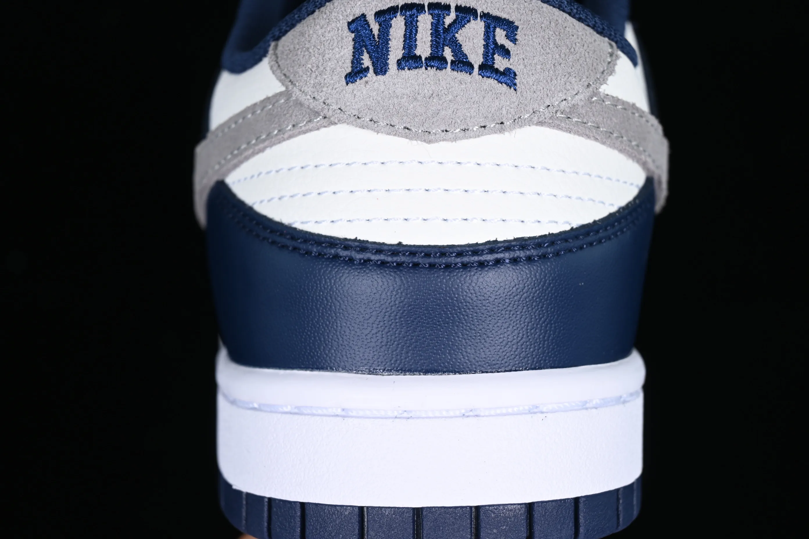 All categories Nk SB Dunk series Nk SB Dunk Low low-top sneakers Nk Dunk Low "Midnight Navy" blue and white SB low-top sports and leisure sneakers FD9749-400